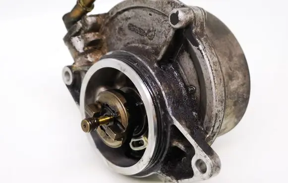 Audi A4 S4 B7 8E 8H Vacuum pump 057145100P