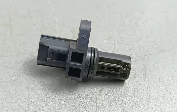 Mitsubishi Eclipse Cross Camshaft speed sensor MR985041