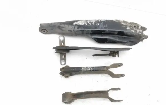 Jeep Cherokee Rear upper control arm/wishbone 68157901AD