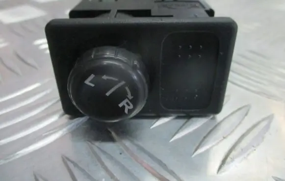 Nissan Primera Wing mirror switch