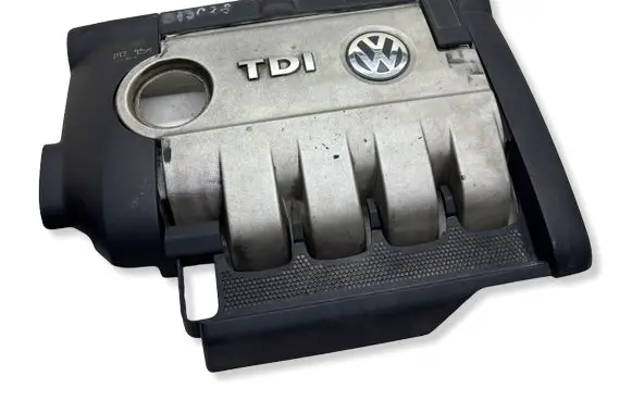 Volkswagen PASSAT B6 Engine cover (trim) 03G103907