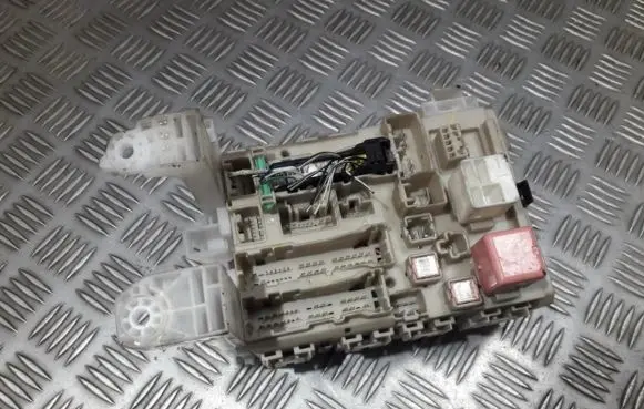 Toyota Verso Fuse box set 827300F060D 82730-0F060-D