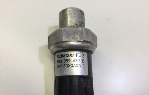 Audi A4 S4 B5 8D Air conditioning (A/C) pressure sensor 8D0959482B