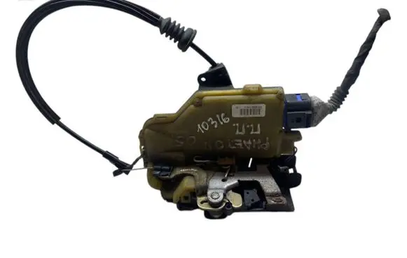 Volkswagen Phaeton Front door lock E840298026