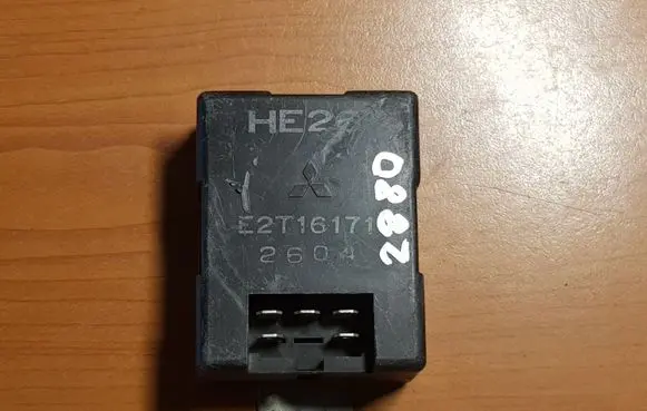 Mitsubishi Space Wagon Other control units/modules E2T16171