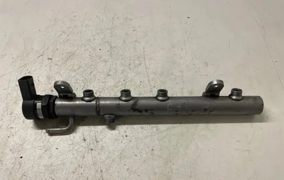 Mercedes-Benz Vito Viano W639 Fuel main line pipe A64207004 A6110780449