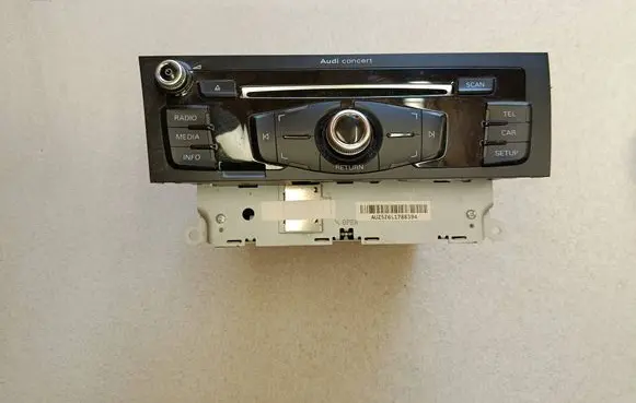 Audi A4 S4 B8 8K Radio/CD/DVD/GPS head unit 8R1035186F CQJA12JF0AE