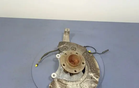 BMW 5 F10 F11 Front wheel hub spindle knuckle 6775770