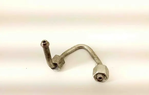 Nissan Qashqai Fuel injector supply line/pipe 180305 07583R