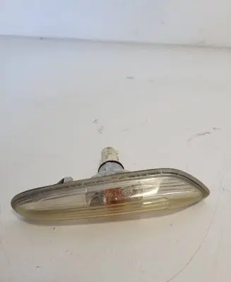 BMW 5 E60 E61 Front fender indicator light 8382104