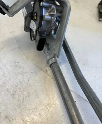 Iveco Daily 6th gen Front wiper linkage and motor 5801463566