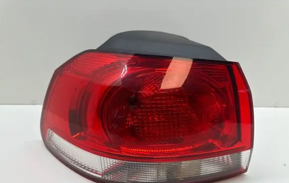 Volkswagen Golf V Rear/tail lights 5K0945257