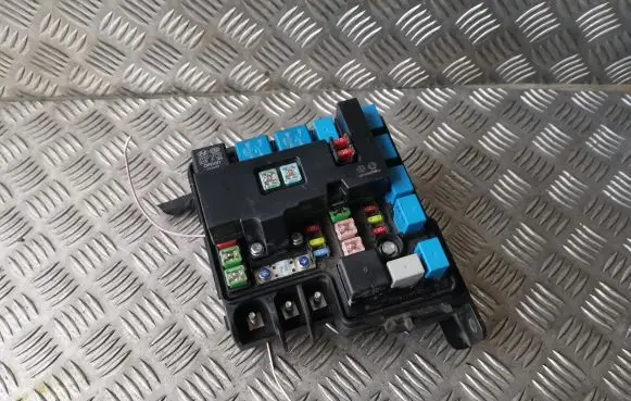 KIA Ceed Fuse module 3916025000 3916037110
