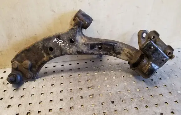 Honda CR-V Front lower control arm/wishbone