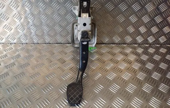 Volkswagen Touran I Brake pedal 1T1721057L