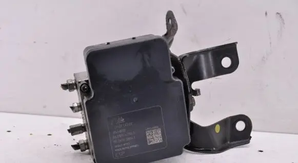 Toyota Yaris ABS Pump 895410D170