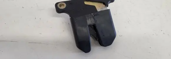 Audi A6 S6 C5 4B Tailgate/trunk/boot lock/catch/latch 827505