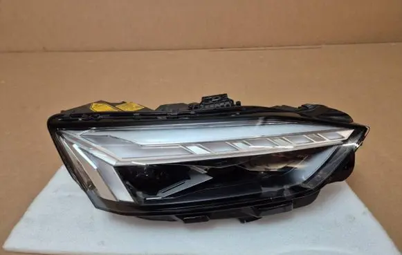 Audi A5 Headlight/headlamp 8W6941086 030112023600