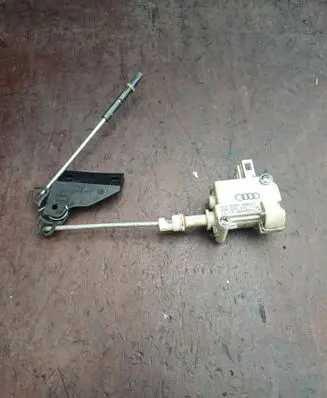 Audi A2 Central locking motor 8Z0810773A