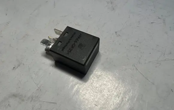 Ford Focus Other relay 5M5T14B192AA 440952120 V23074A1801X17