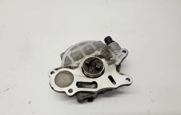 Volkswagen Tiguan Vacuum pump 03L145100F