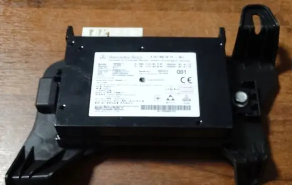 Mercedes-Benz Vito Viano W638 Trunk lid opening control unit A2479002613