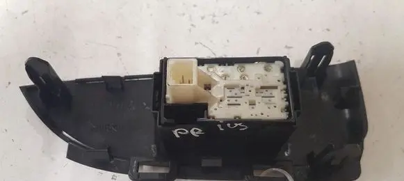 Toyota Prius (XW30) Electric window control switch 7427247060