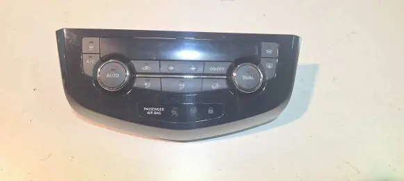 Nissan Qashqai Climate control unit 275004EA1A