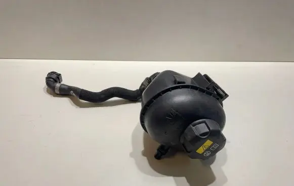 BMW X4 G02 Coolant expansion tank/reservoir 8610661 8670675