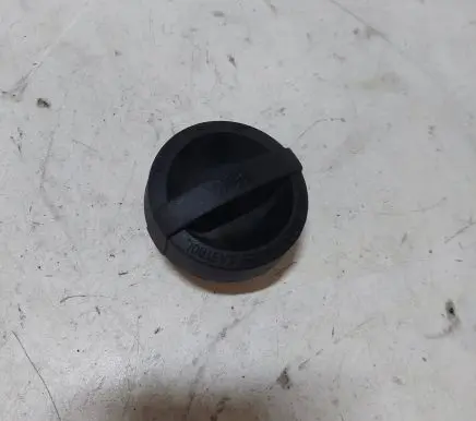 Volvo V70 Oil filler cap 30677517