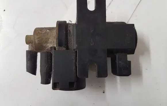 Opel Astra J Turbo solenoid valve 70308500 8981056561