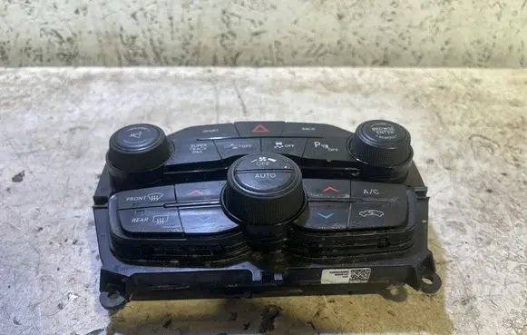 Dodge Challenger Climate control unit P68188879AB 81820044