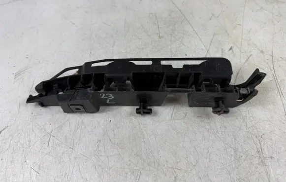 Front bumper mounting bracket