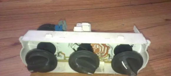 Opel Vectra B Climate control unit 86323