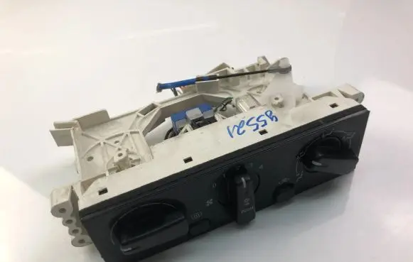 Mitsubishi Space Star Interior fan control switch MR315975