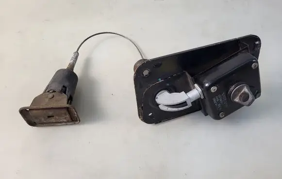 Volvo XC90 Spare wheel mounting bracket 30714793