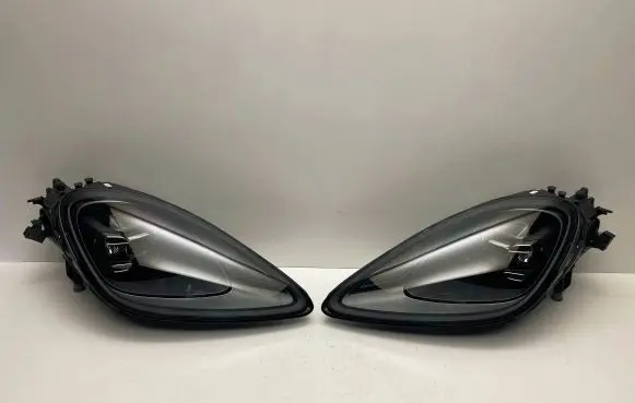 Porsche Cayenne (9Y0 9Y3) Headlights/headlamps set 9Y0941033AK 9Y0941034AK