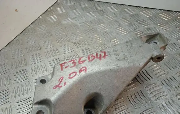 BMW 4 F36 Gran coupe Engine mounting bracket 6861401