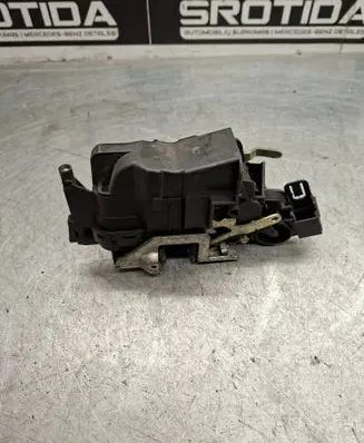 Mercedes-Benz E W210 Front door lock 2027203535