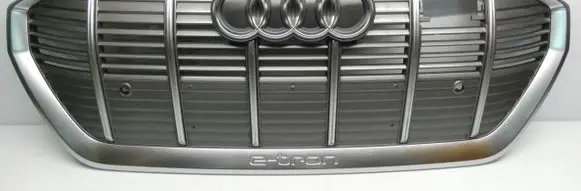 Audi e-tron Front bumper upper radiator grill