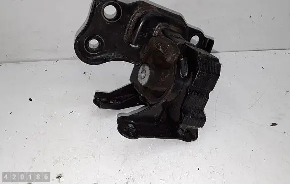 Toyota Auris E180 Engine mount bracket