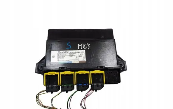 Ford Focus Comfort/convenience module AV6N-19G481-AM