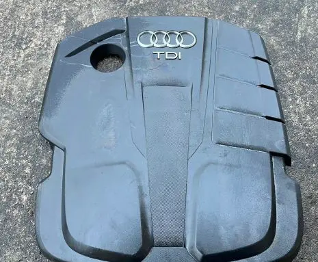 Audi A5 Engine cover (trim) 04L103925P