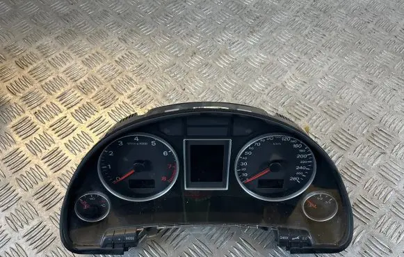 Audi A4 S4 B7 8E 8H Speedometer (instrument cluster) 8E0920901E 0331000388 263626091
