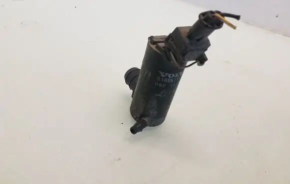 Volvo V70 Windscreen/windshield washer pump 9169611