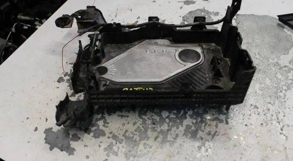 Renault Captur II Battery box tray 