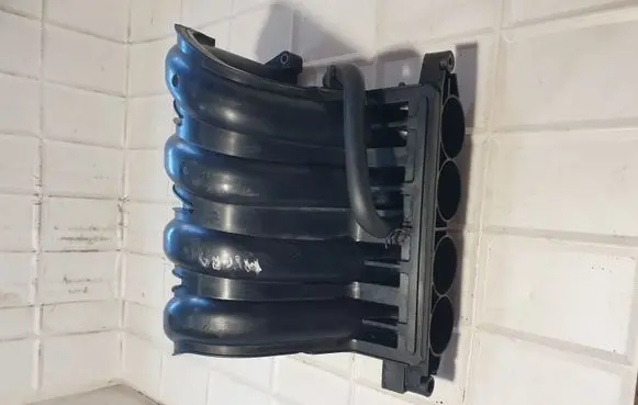 Nissan Micra Intake manifold