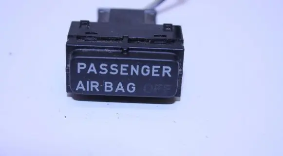 Passenger airbag on/off switch