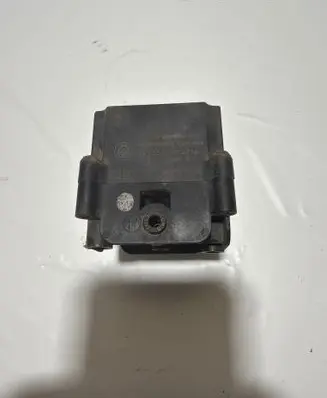 BMW 5 E60 E61 Air suspension control unit module (rear) EBMV0020D 033303 13102007