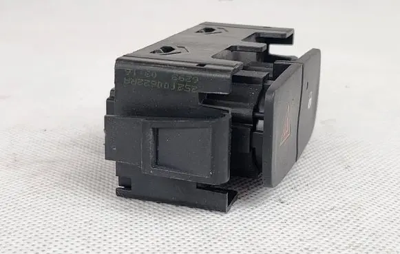 Renault Trafic III (X82) Hazard light switch 252100622R